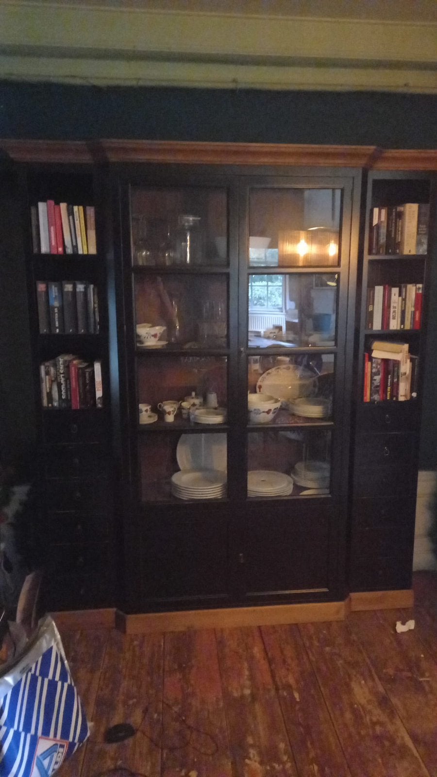 Grote servies kast, Huis en Inrichting, Kasten | Vitrinekasten, Ophalen, Zo goed als nieuw, 25 tot 50 cm, 200 cm of meer