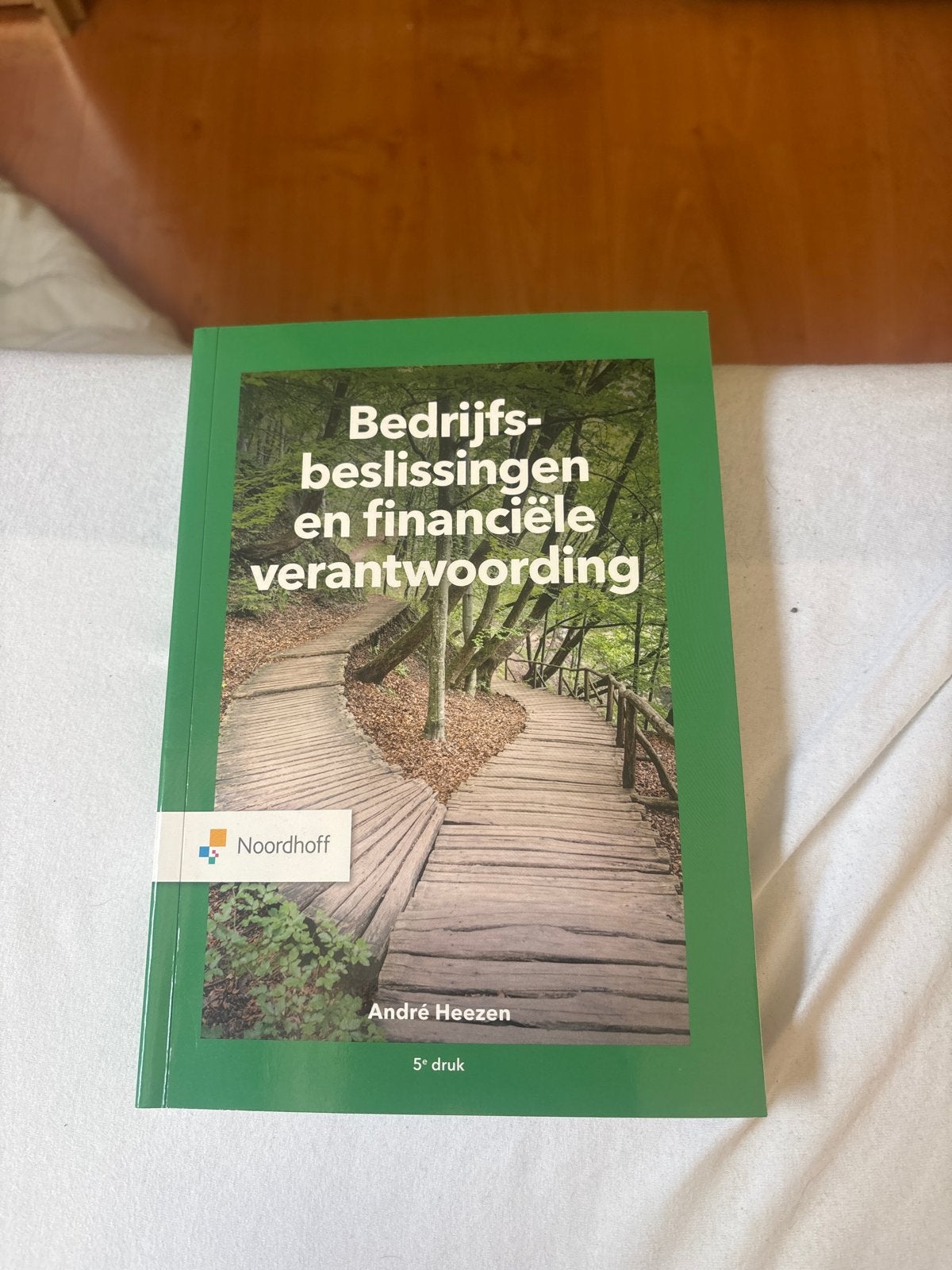 Bedrijfsbeslissingen en financiële verantwoording, Ophalen of Verzenden, Gamma, Zo goed als nieuw, HBO