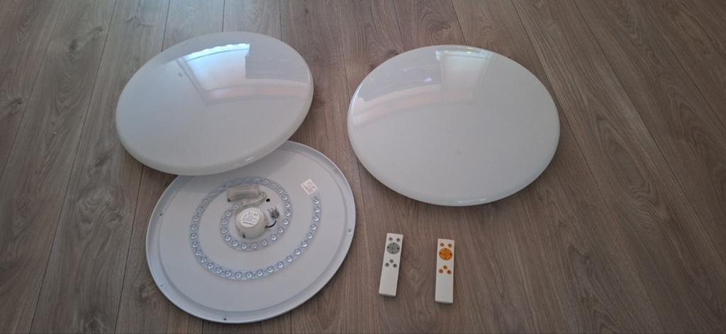 Plafondlamp met afstandsbediening te koop., Ophalen of Verzenden, Zo goed als nieuw