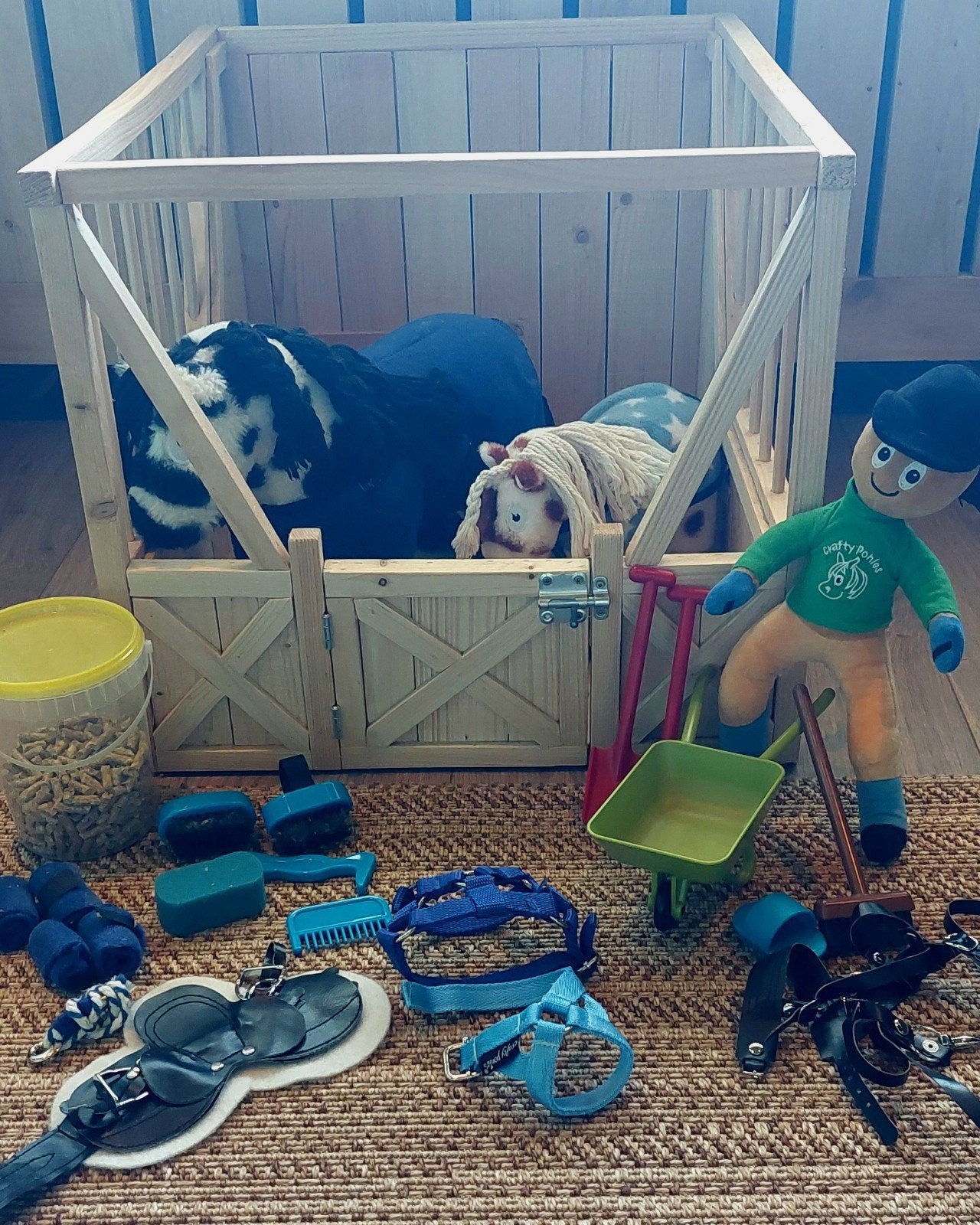 Crafty pony complete set met stal, Ophalen, Zo goed als nieuw, Paard