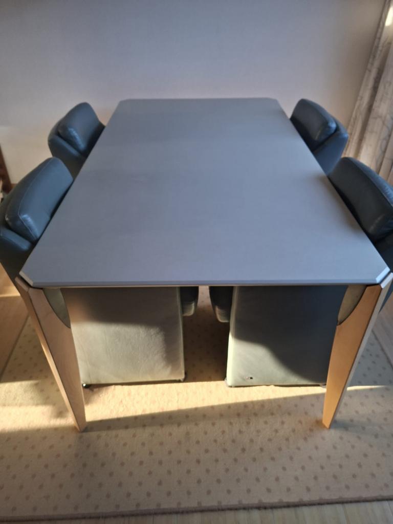 4  Rolf Benz eetkamerstoelen met bijpassende Leolux tafel, Zo goed als nieuw, 150 tot 200 cm, Grenenhout, Rechthoekig