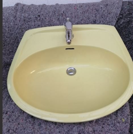 vintage wastafel lavabo xl Villeroy Boch lichtgeel 1969, Doe-het-zelf en Verbouw, Sanitair, Ophalen, Zo goed als nieuw, Steen