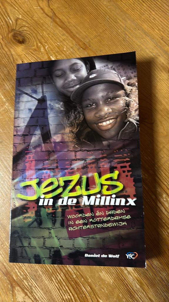 Jezus in de Millinx, Ophalen of Verzenden, Zo goed als nieuw