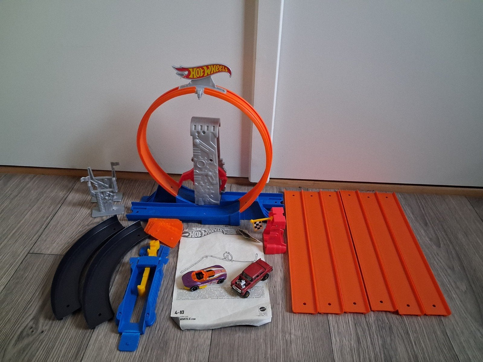 Hot Wheels baan met looping, Kinderen en Baby's, Speelgoed | Racebanen, Racebaan, Ophalen of Verzenden, Zo goed als nieuw, Hot Wheels