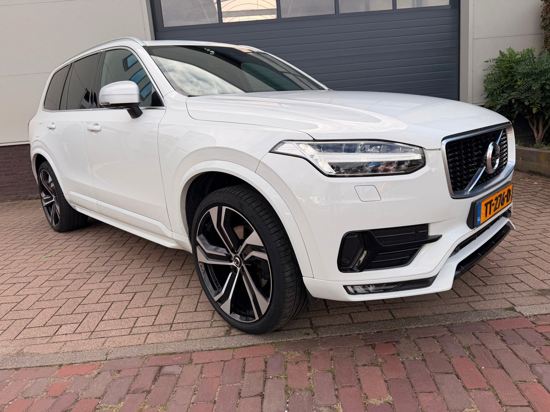 Volvo XC90 2.0 T5 AWD R-Design/7persoons/360 Camera/, Auto's, Volvo, Gebruikt, Euro 6, 4 cilinders, 1969 cc