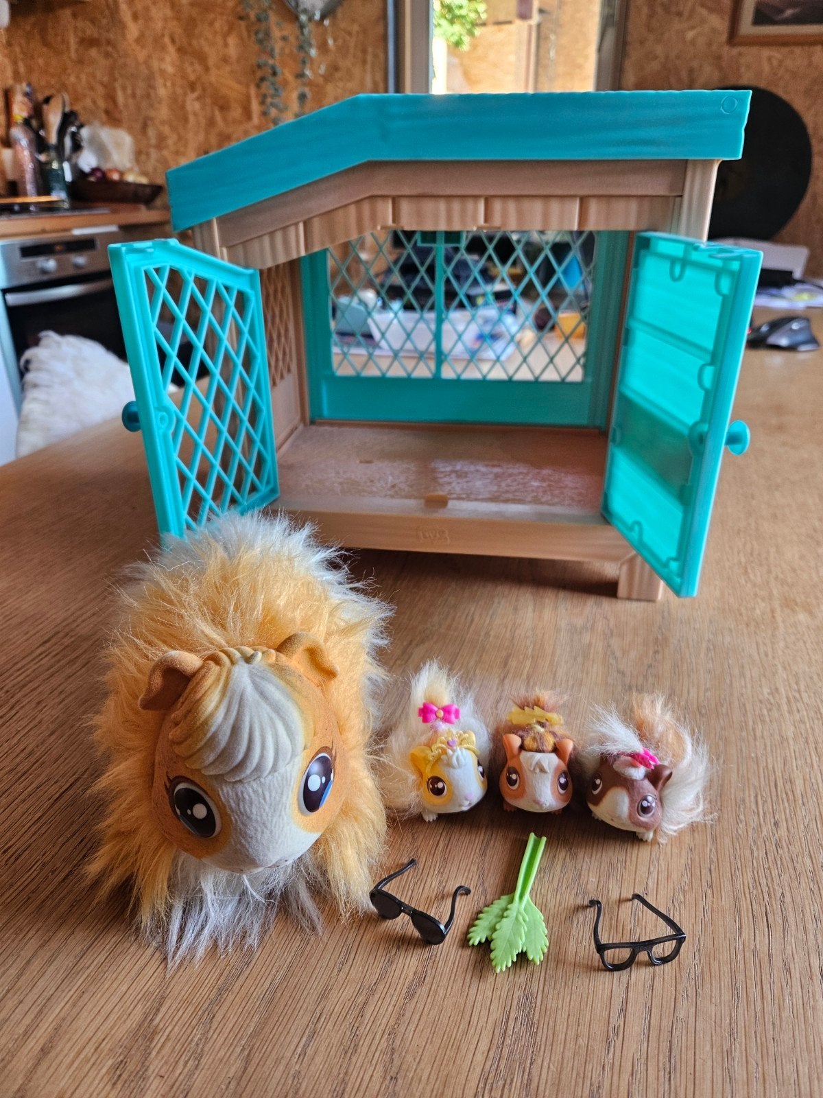 Little Live Pets Mama Surprise Cavia met 3 baby's, Ophalen of Verzenden, Zo goed als nieuw, Jongen of Meisje