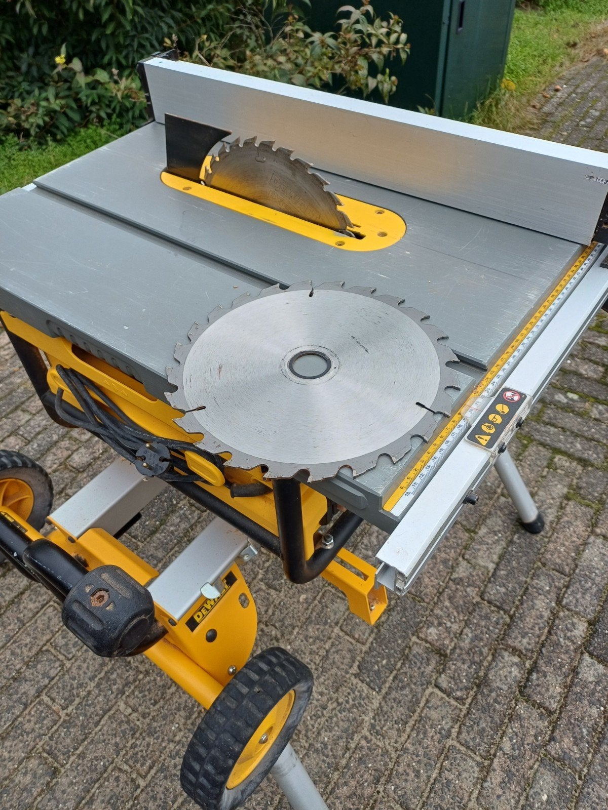 DeWalt Zaagtafel - Zo goed als nieuw,  extra zaagblad