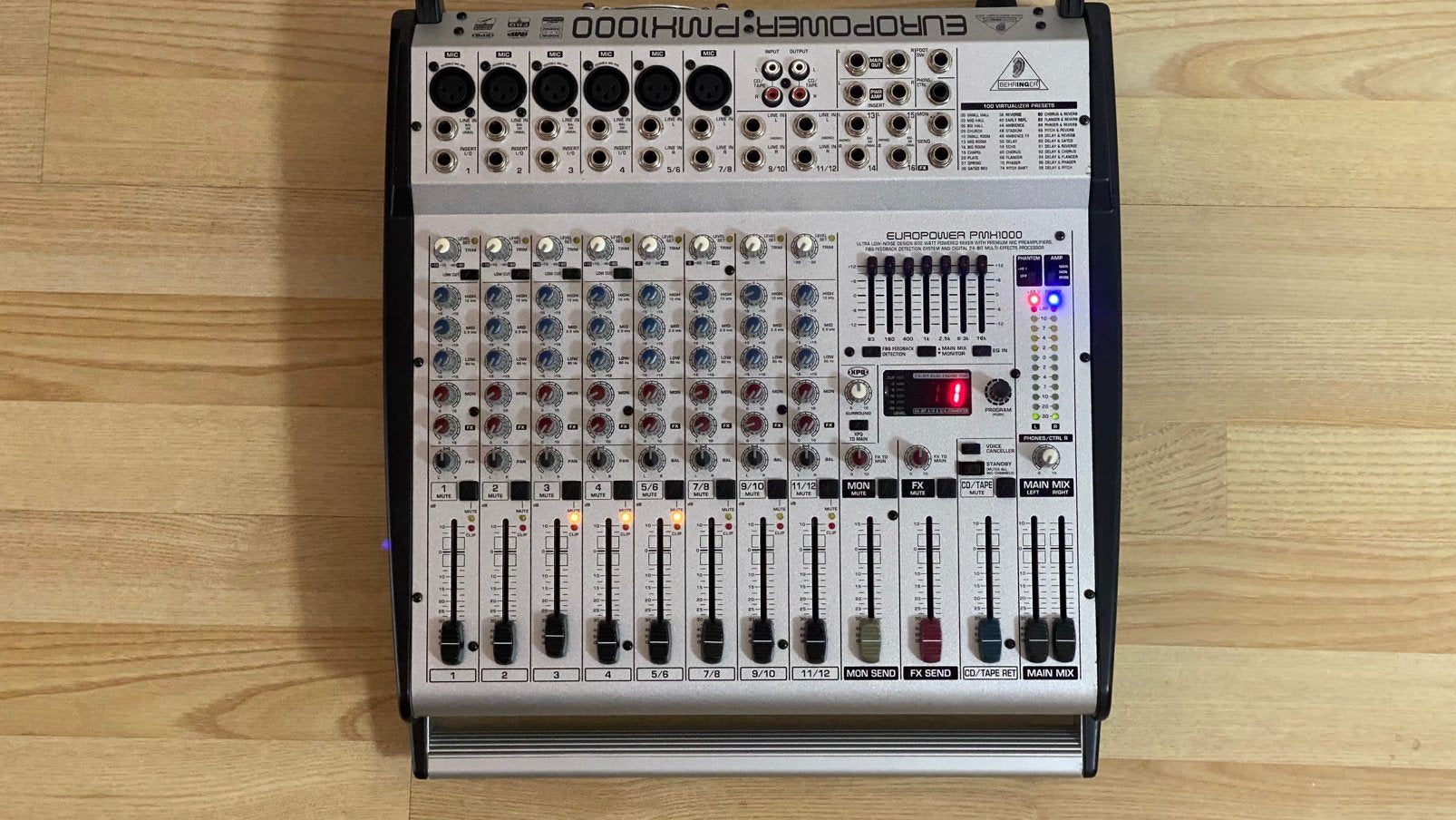 Behringer Europower PMH1000 Powermixer 600W, Ophalen, Gebruikt, 5 tot 10 kanalen, Microfooningang