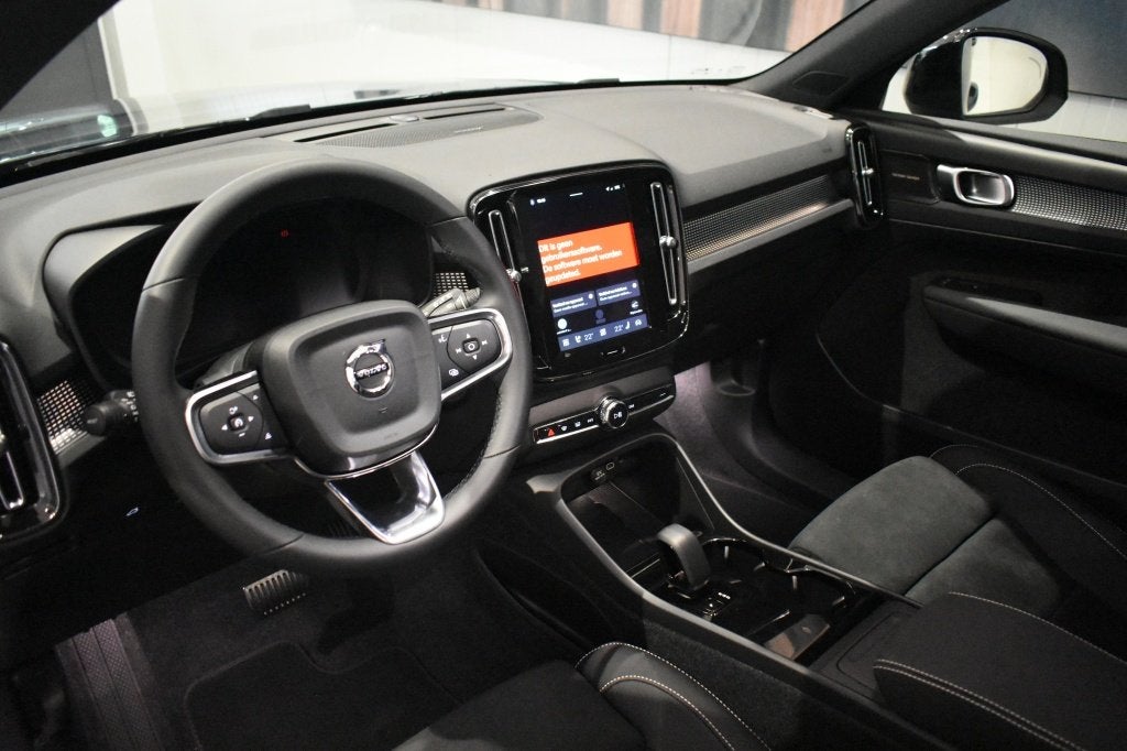 Volvo EX40 Twin Performance Ultra Black Edition Europa 442pk, Auto's, Automaat, Volvo Selected Used Cars, Blauw, SUV of Terreinwagen
