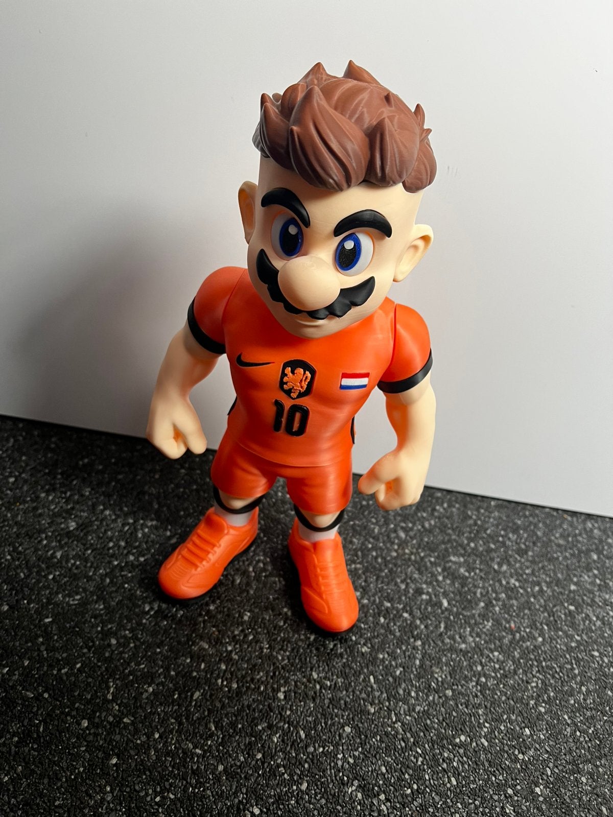 3D nederland voetbal mario 35cm, Verzamelen, Poppetjes en Figuurtjes, Ophalen of Verzenden, Zo goed als nieuw