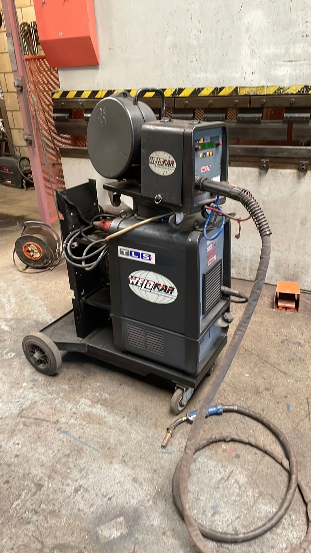 Mig laskar 4000/T synergic inverter mig, Ophalen, Zo goed als nieuw, 250 ampère of meer, Co2
