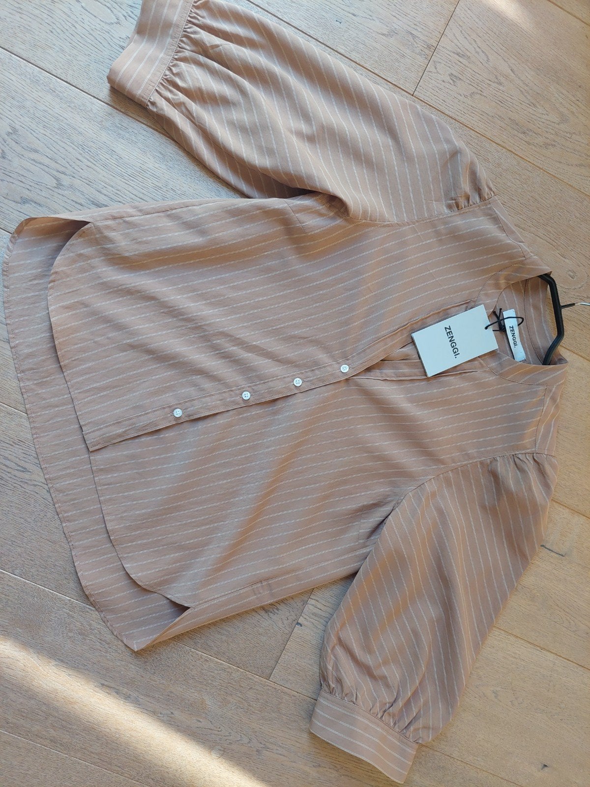 Zenggi blouse Maat M - Nieuw met pofmouwtjes en splitten, Maat 38/40 (M), Zenggi, Beige, Nieuw
