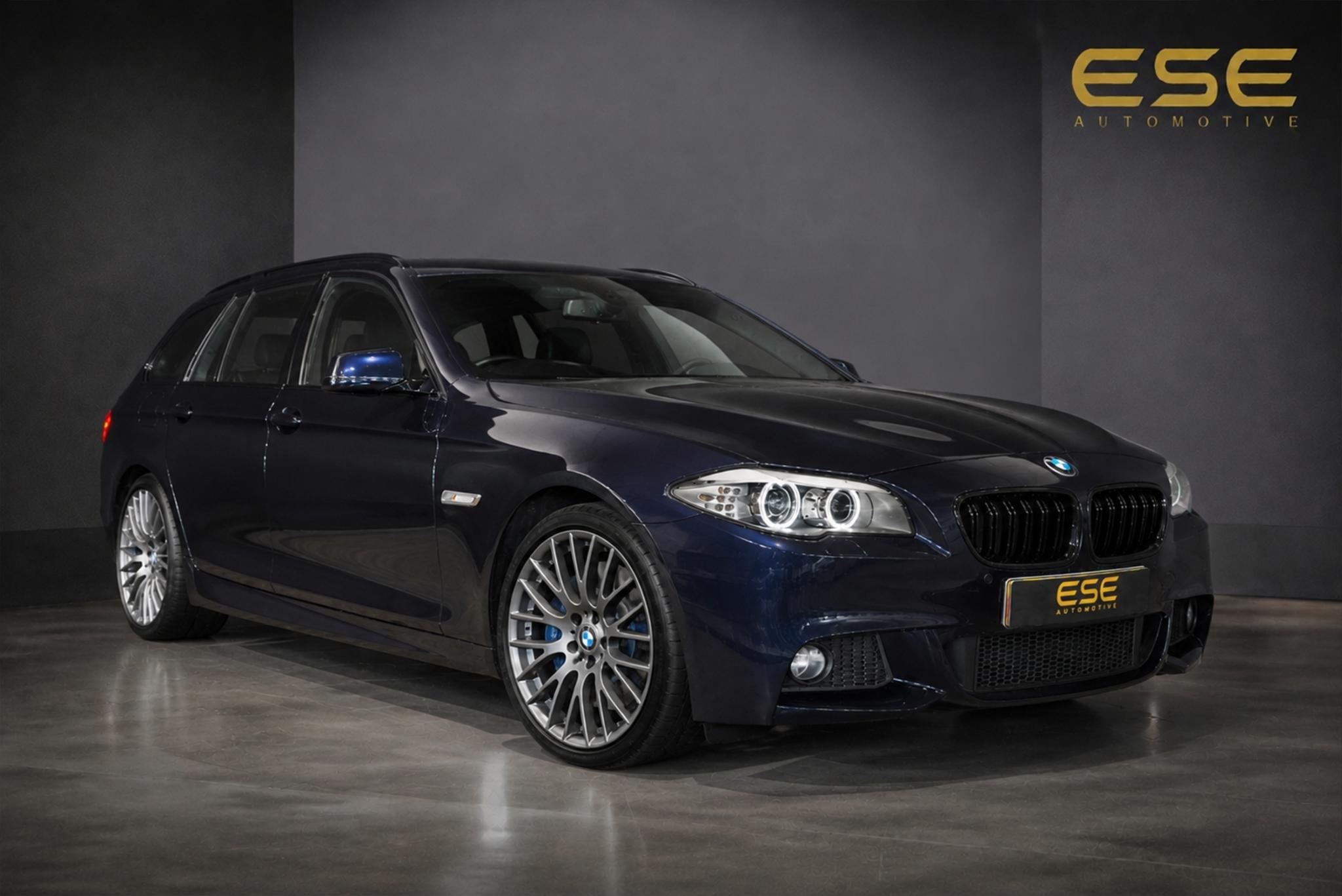 BMW 5-serie Touring 530i M-Sport | Panorama | Cruise | Navig, Auto's, Euro 5, Gebruikt, Zwart, 2000 kg