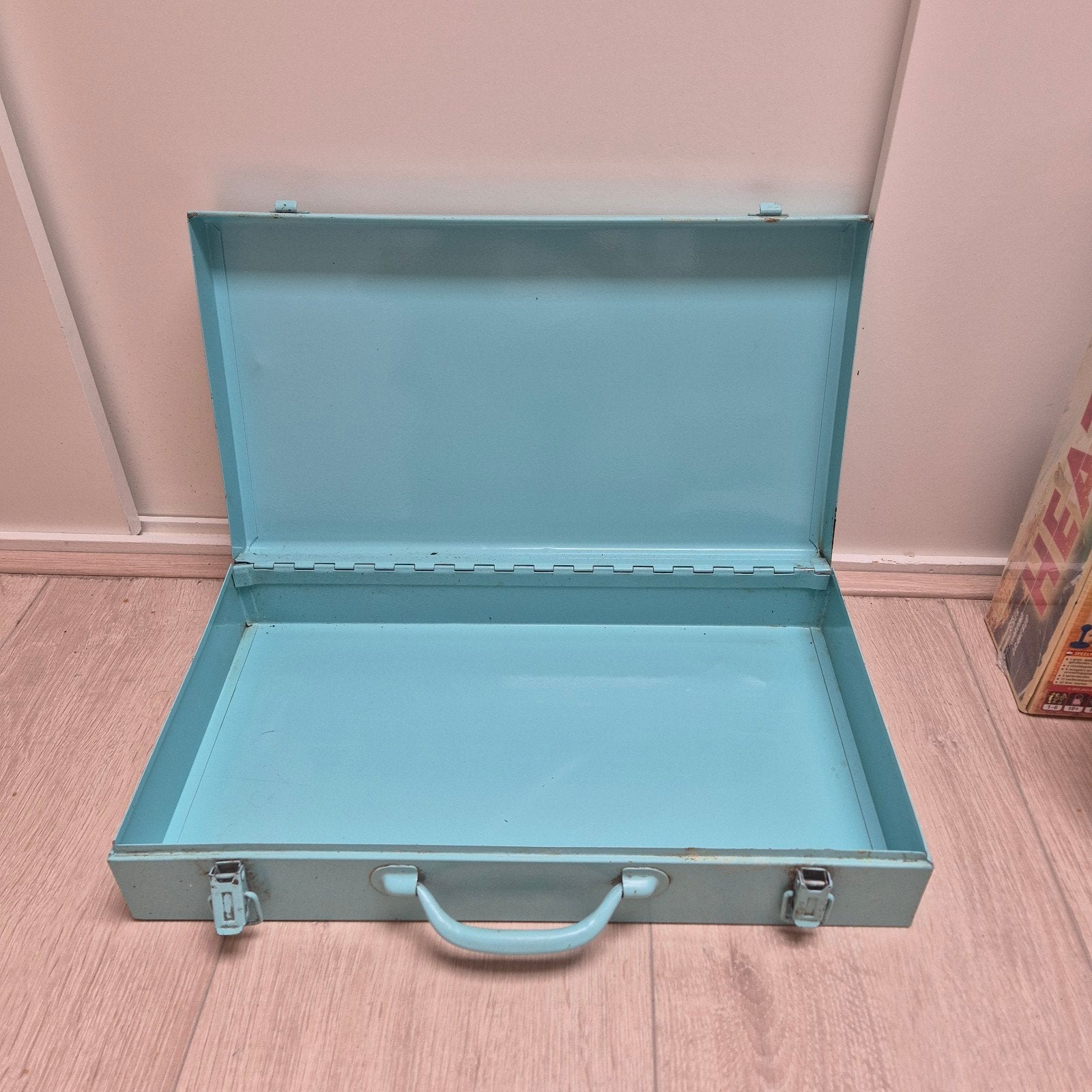 Vintage metalen koffer - Lichtblauw, Ophalen, Gebruikt, 50 tot 100 cm, Metaal