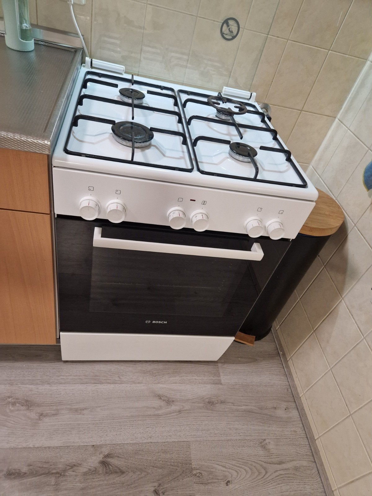 Bosch Vrijstaand Gasfornuis met Oven - Zo goed als nieuw, Witgoed en Apparatuur, Fornuizen, Ophalen, Hete lucht, 60 cm of meer