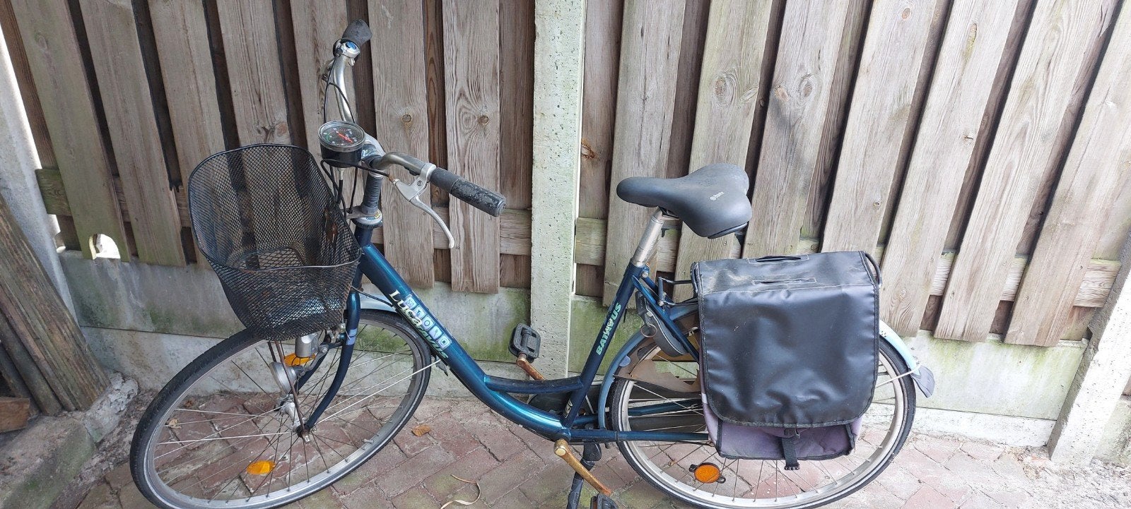 Damesfiets Batavus Luca mand en fietstassen en retro km tel, Fietsen en Brommers, Fietsen | Dames | Damesfietsen, Velgrem, Batavus
