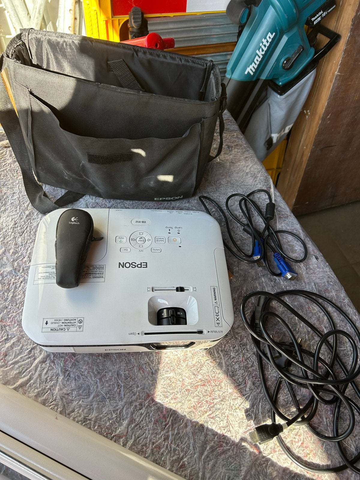 Epson Beamer met tas, kabels en 2 schermen, 180 & 150 4 kant, Ophalen, Gebruikt, Overige technologieën, Overige resoluties