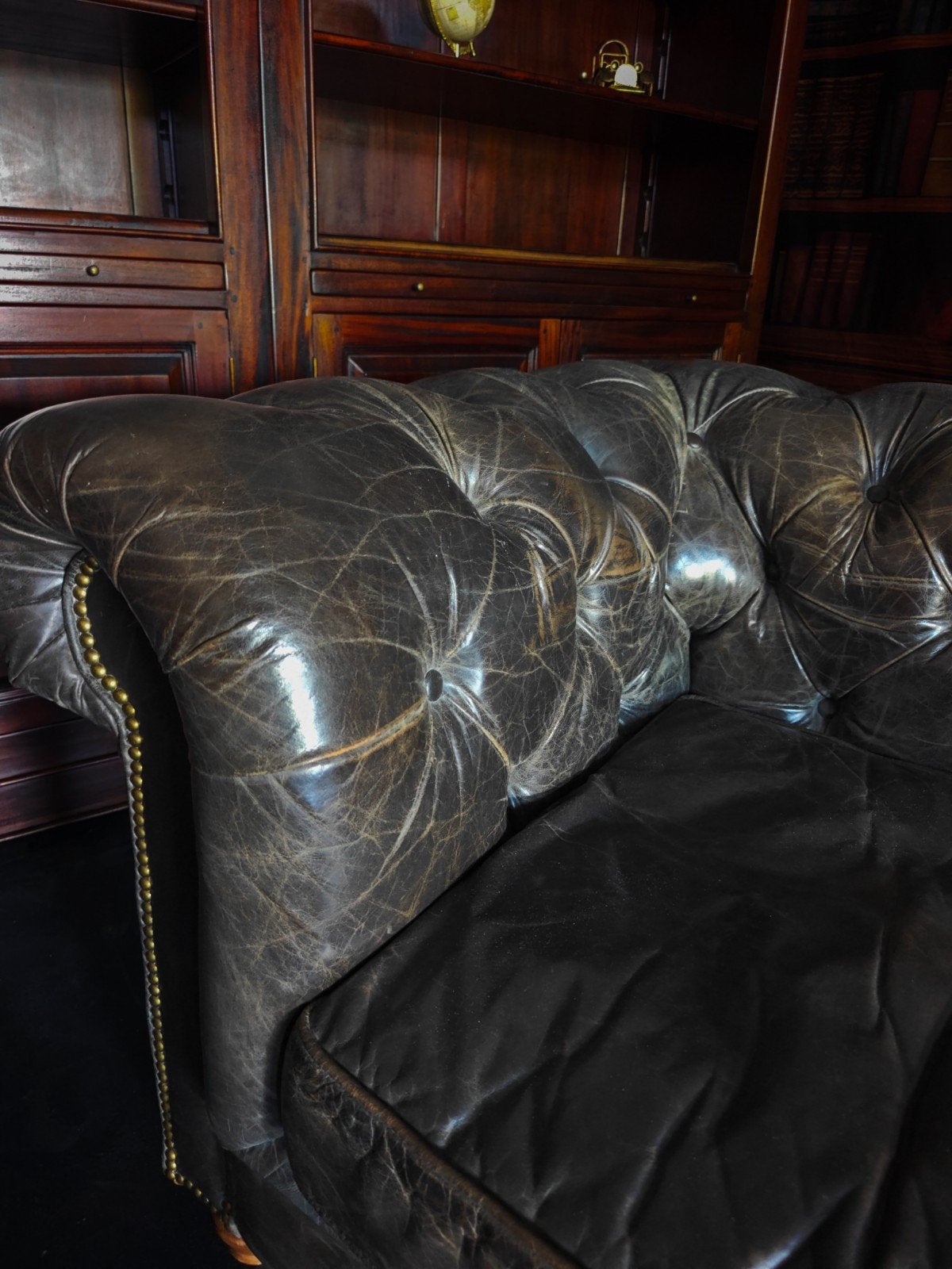 Ralph Lauren Zwarte Vintage Chesterfield Bank, Huis en Inrichting, Gebruikt, Bollenmarkt 14c Zwaagdijk Oost, Treasure, Driepersoons