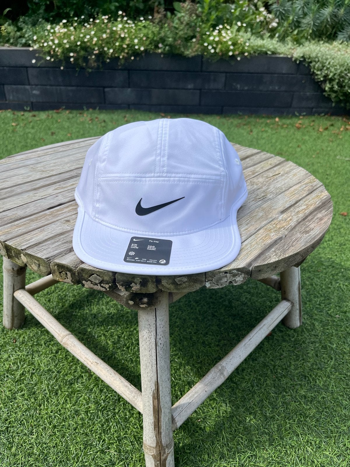 Nike dry-fit fly cap wit - Nieuw met labels, Kleding | Heren, Hoeden en Petten, Ophalen of Verzenden, Nieuw, One size fits all