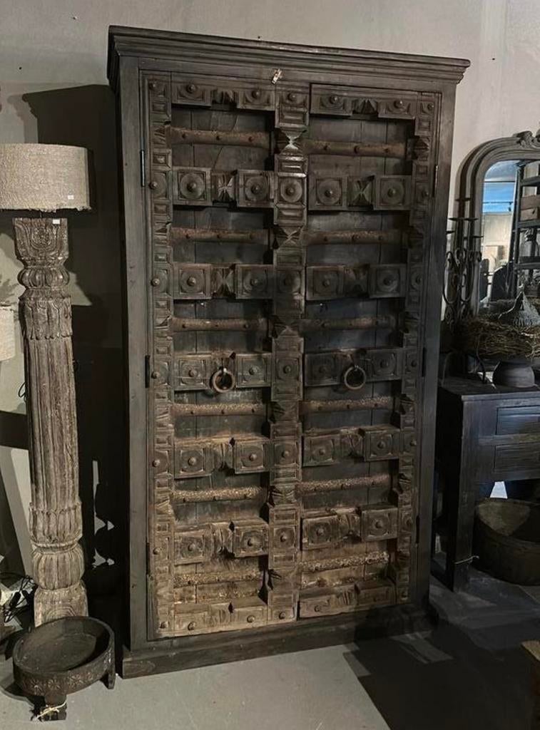 Unieke kast met oude deuren uit India, Ophalen