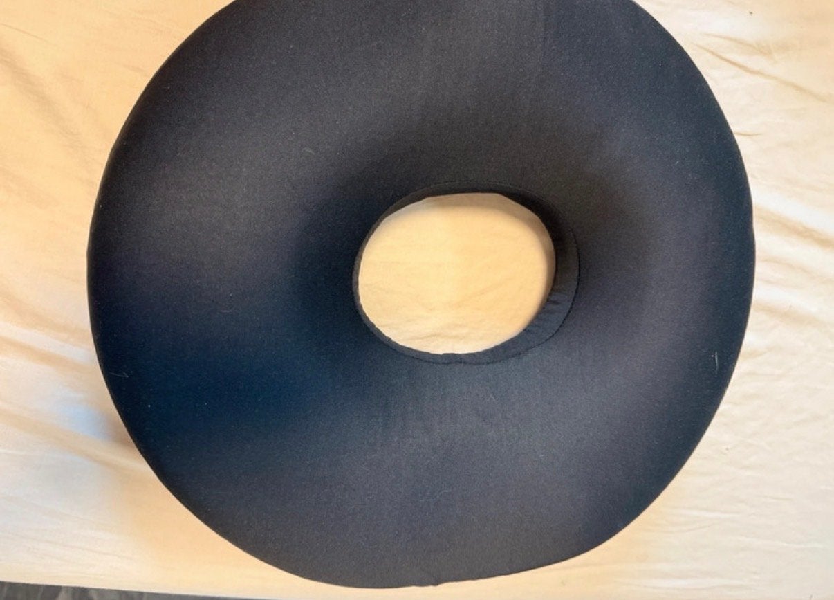 Donutkussen - Nieuw en ongebruikt, Ophalen of Verzenden, Nieuw, Zwart, Textiel