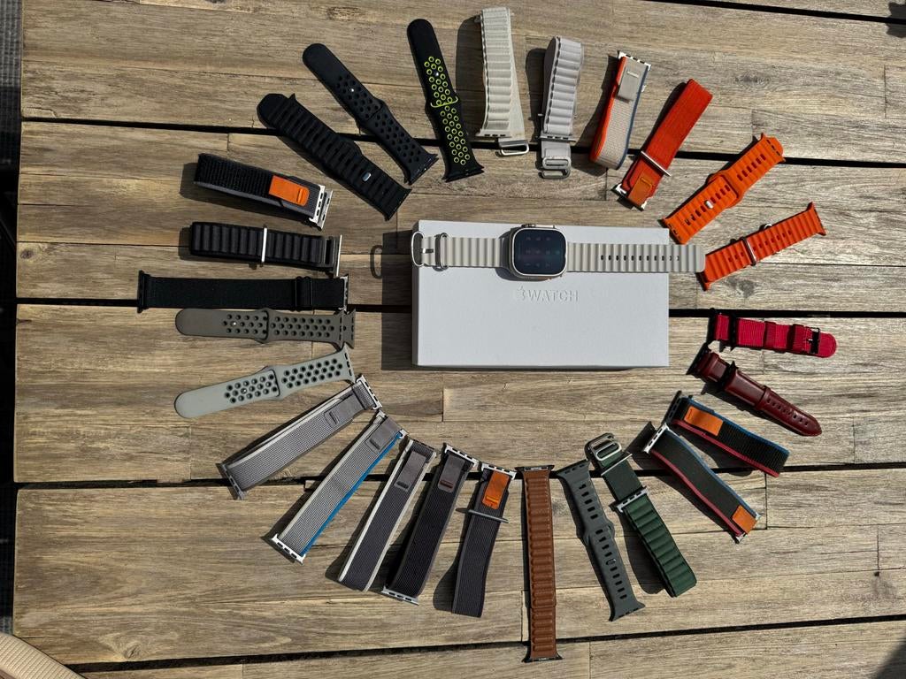 Apple Watch Ultra met veel bandjes, compleet en onbeschadigd, IOS, Ophalen of Verzenden, Zo goed als nieuw, Waterdicht