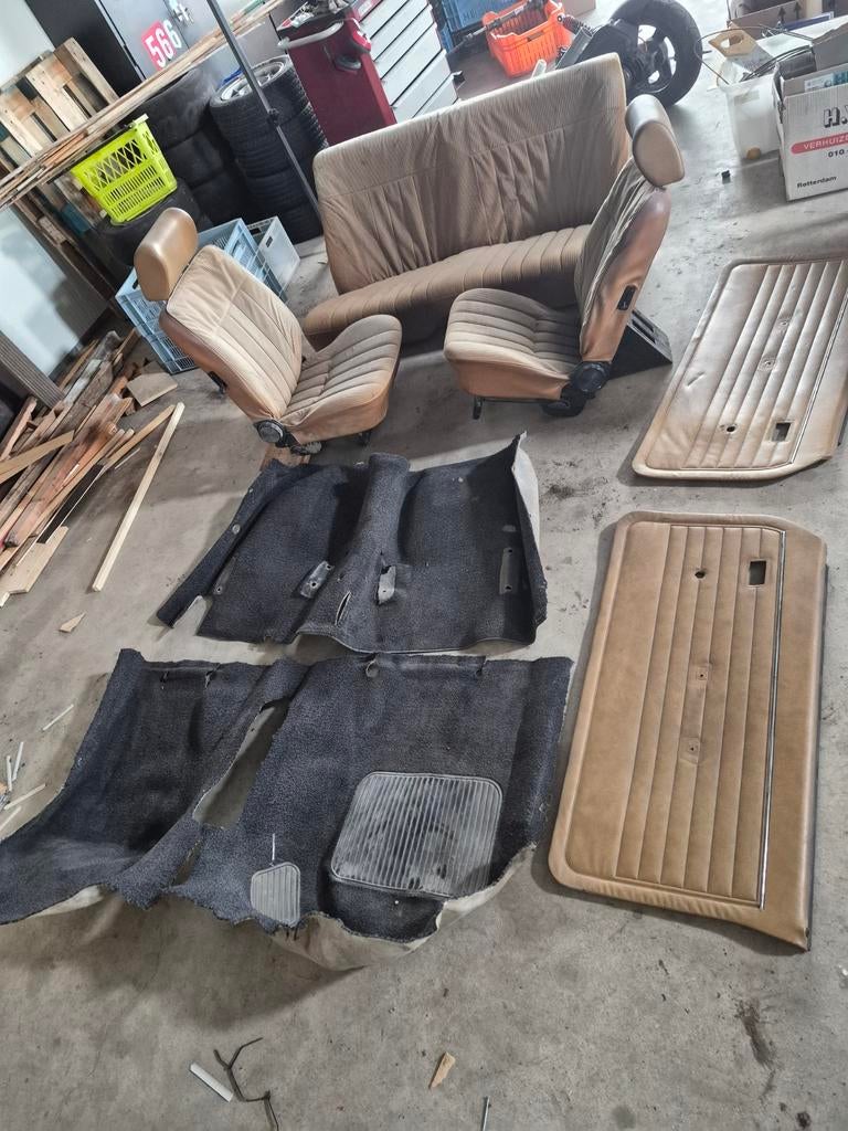 Opel Ascona B interieur - Stoelen, bank, deurpanelen, tapijt, Ophalen