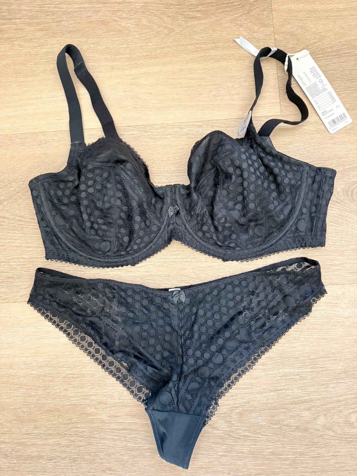 Esprit Setje - BH maat 85E - Slip maat 40, Verzenden, Zwart, Setje