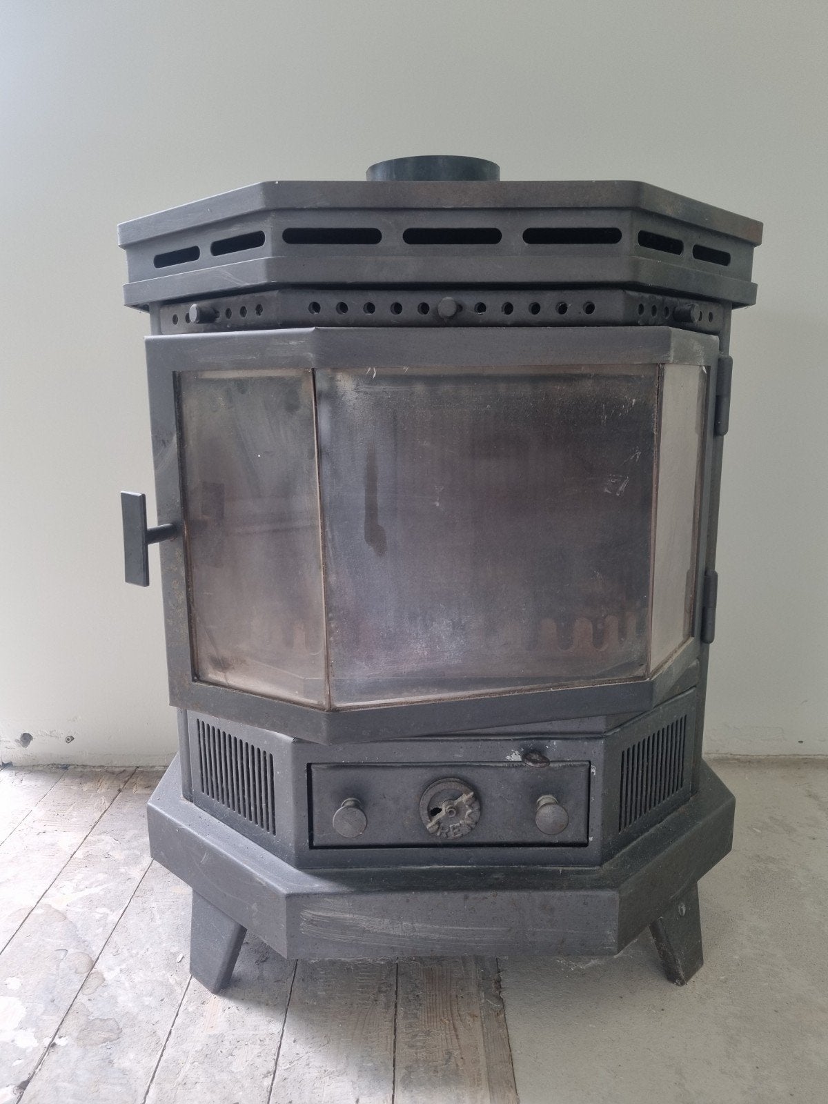 Gietijzeren houthaard - kachel, Ophalen of Verzenden, Gebruikt, Vrijstaande haard, Houthaard