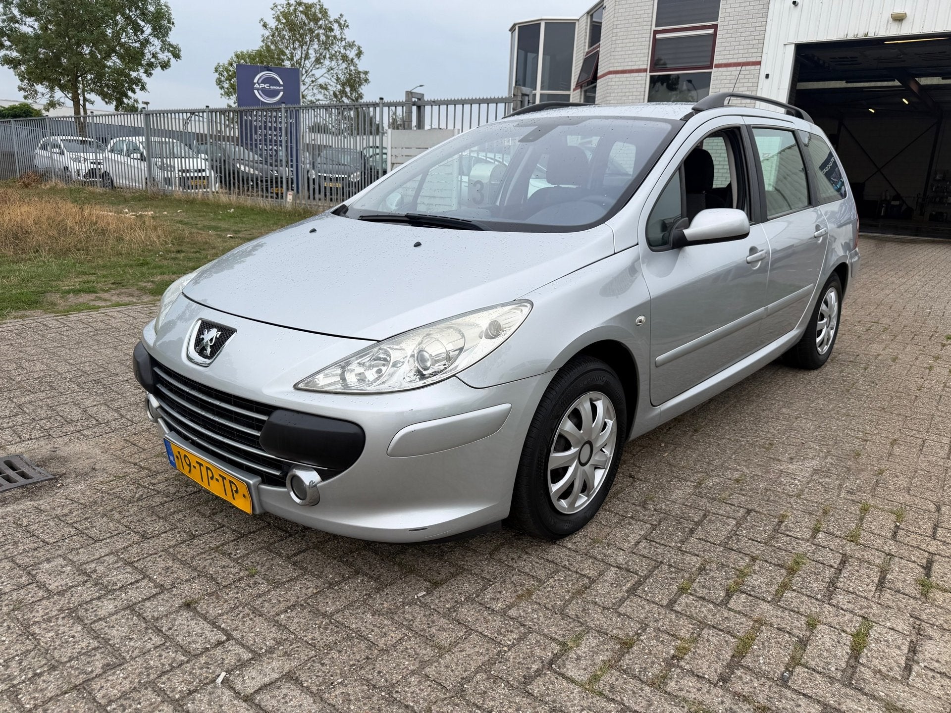 Peugeot 307 Break 1.6-16V Premium, Gebruikt, 4 cilinders, Handgeschakeld, Automatische klimaatregeling