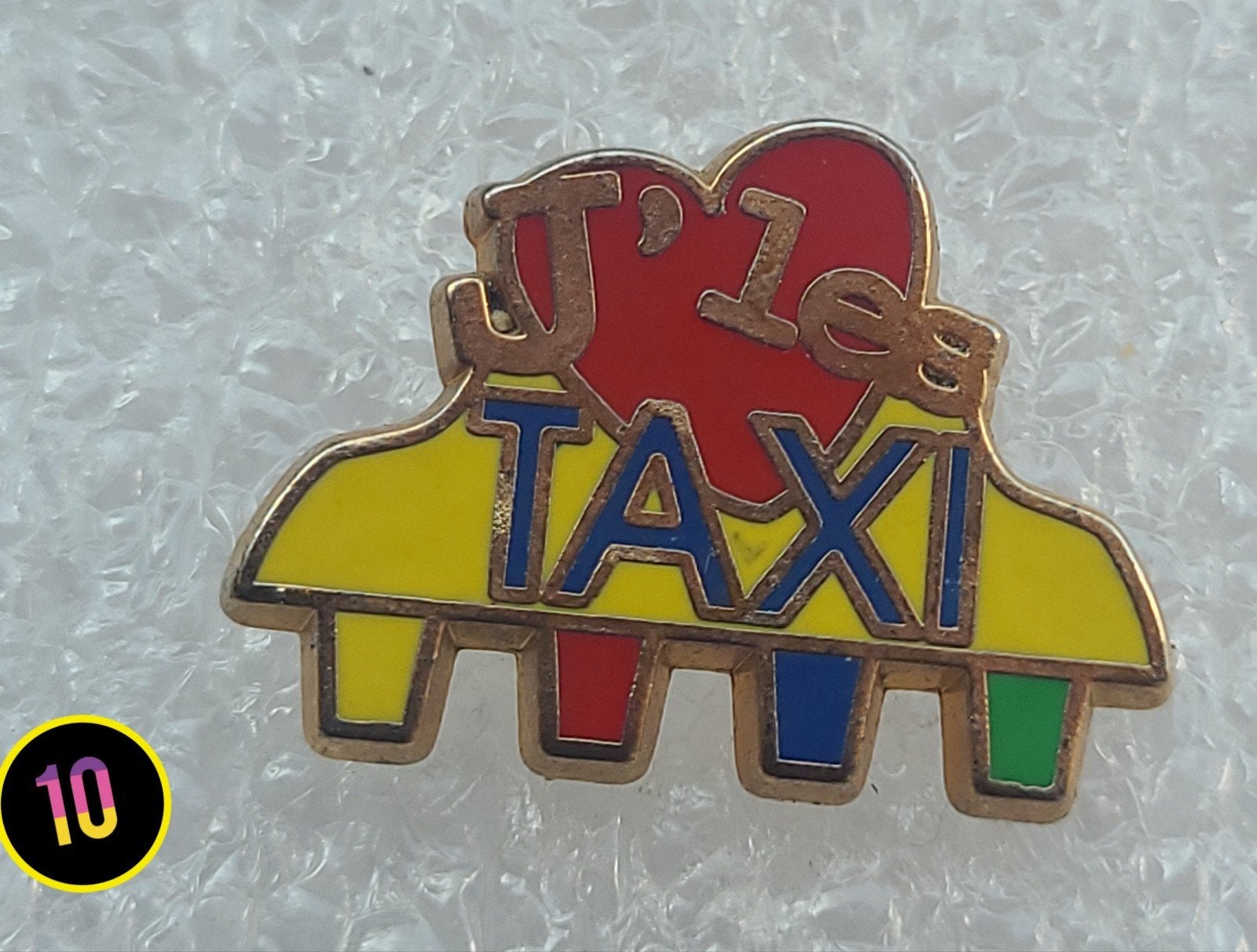Vintage 'J'aime Taxi' pin - Kleurrijk en uniek, Verzamelen, Verzenden