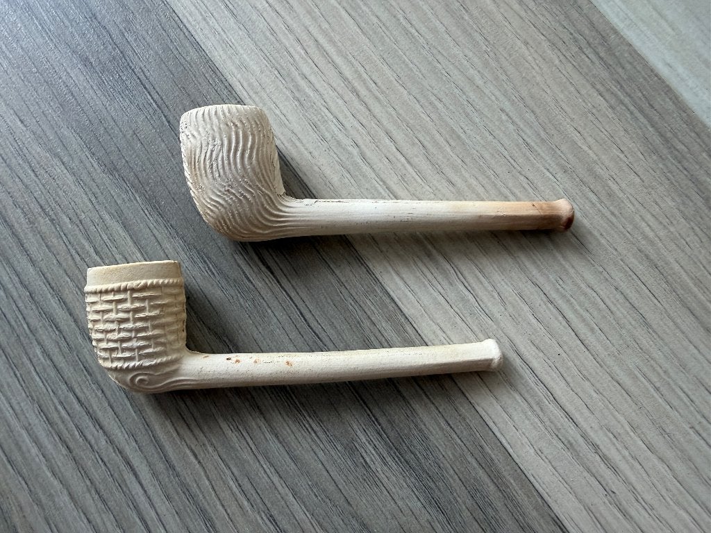 2 kleipijpjes Mand-patroon en Golfjes-patroon, Ophalen of Verzenden