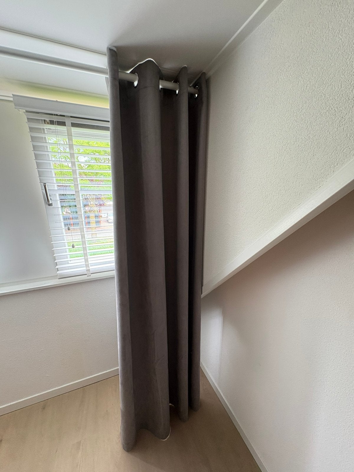 Gordijnen, Huis en Inrichting, Stoffering | Gordijnen en Lamellen, Ophalen, Zo goed als nieuw, 200 cm of meer