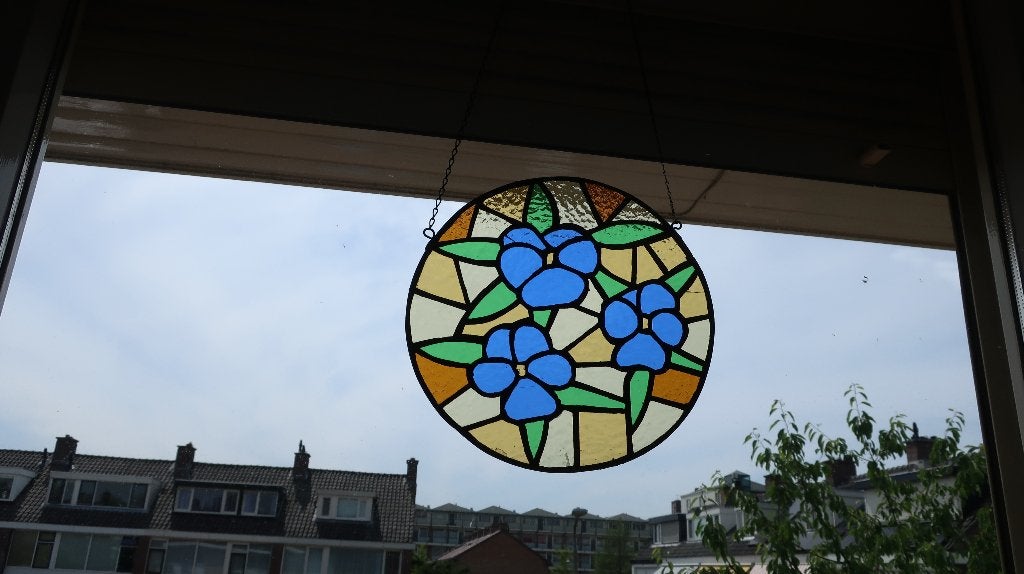 glas in lood raamhanger viooltjes, Ophalen