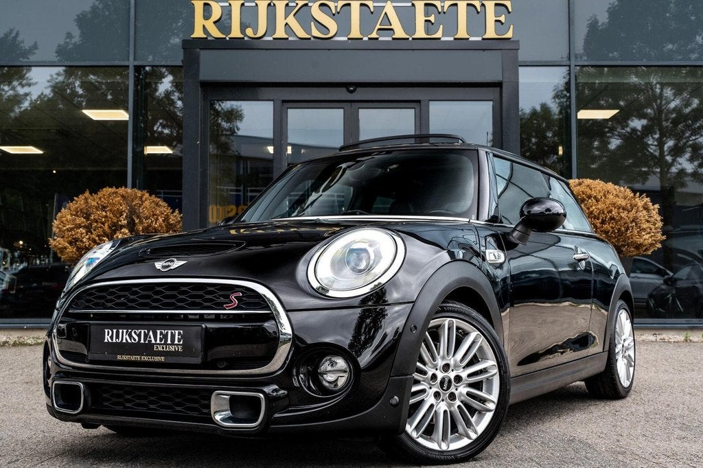 Mini Mini Cooper S 2.0 Chili|PANO|LEDER|LED|PDC|SFEERVERL., Auto's, Mini, 1998 cc, Gebruikt, 4 stoelen, Zwart