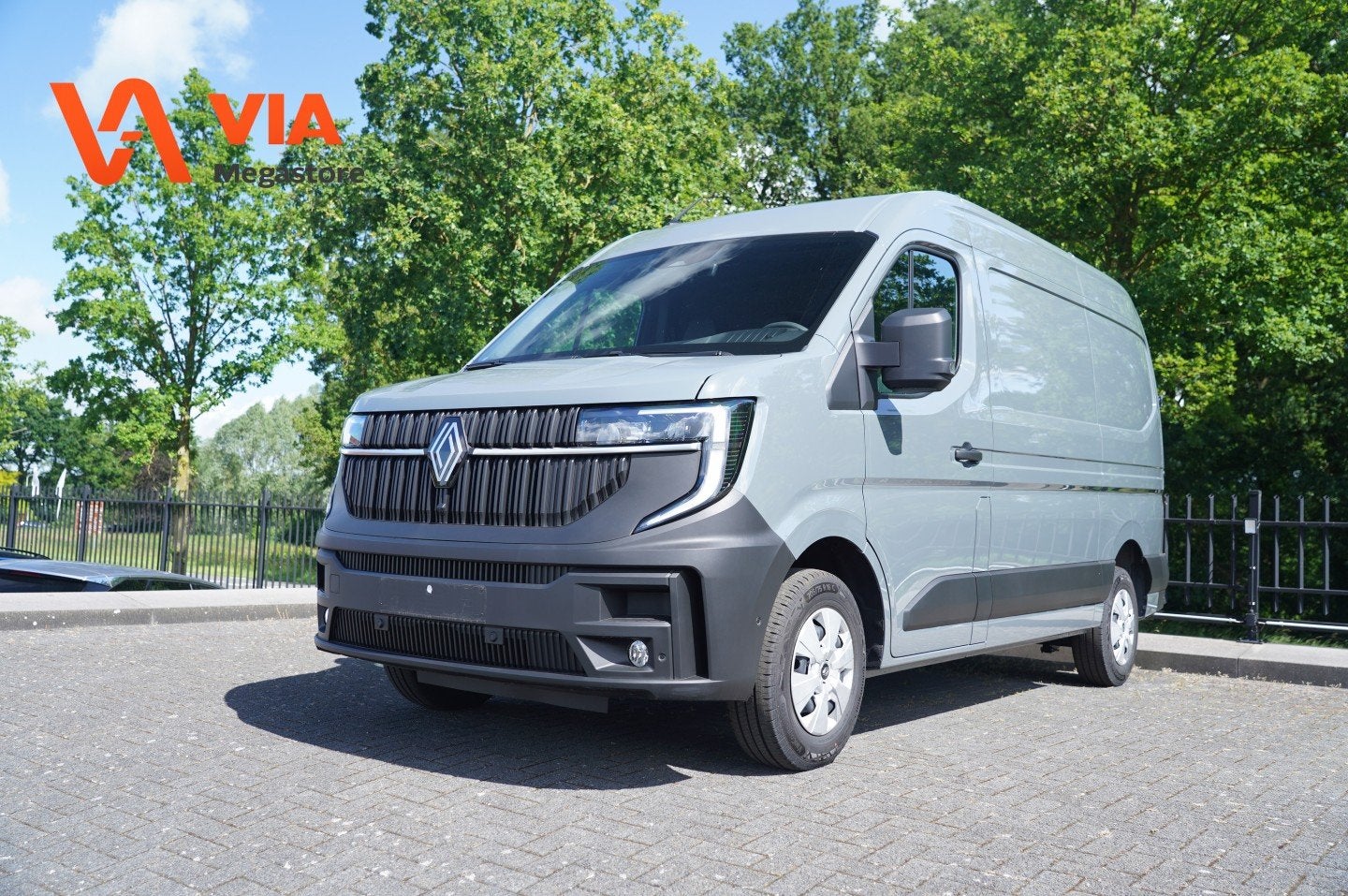 Renault Master T35 dCi 170 L2H2 Extra | Navi | Trekhaak | Ca, Voorwielaandrijving, 1998 cc, Gebruikt, Huisgarantie