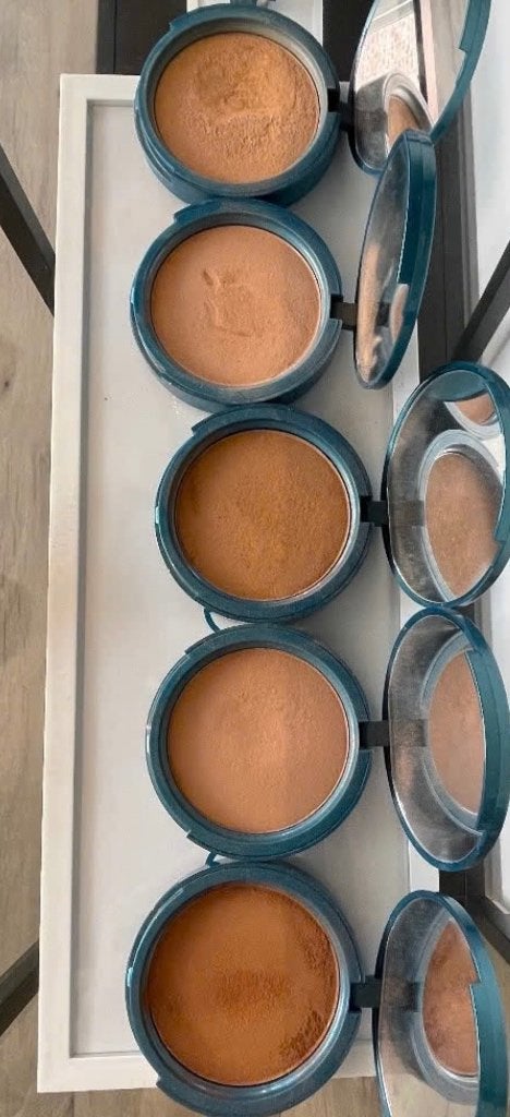 Colorescience pressed foundation, Sieraden, Tassen en Uiterlijk, Uiterlijk | Cosmetica en Make-up, Gehele gezicht, Beige, Ophalen of Verzenden