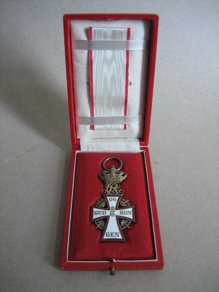 Oude medaille Order of Dannebrog Denmark Christian X, Ophalen of Verzenden, Overige materialen
