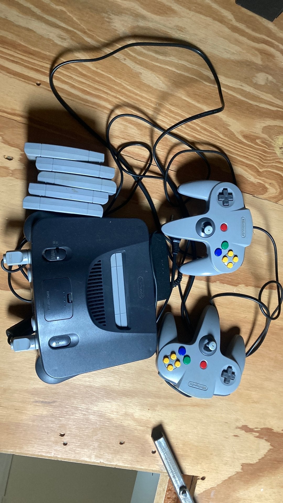 Nintendo 64, Spelcomputers en Games, Spelcomputers | Nintendo 64, Ophalen of Verzenden, Zo goed als nieuw, Met 2 controllers