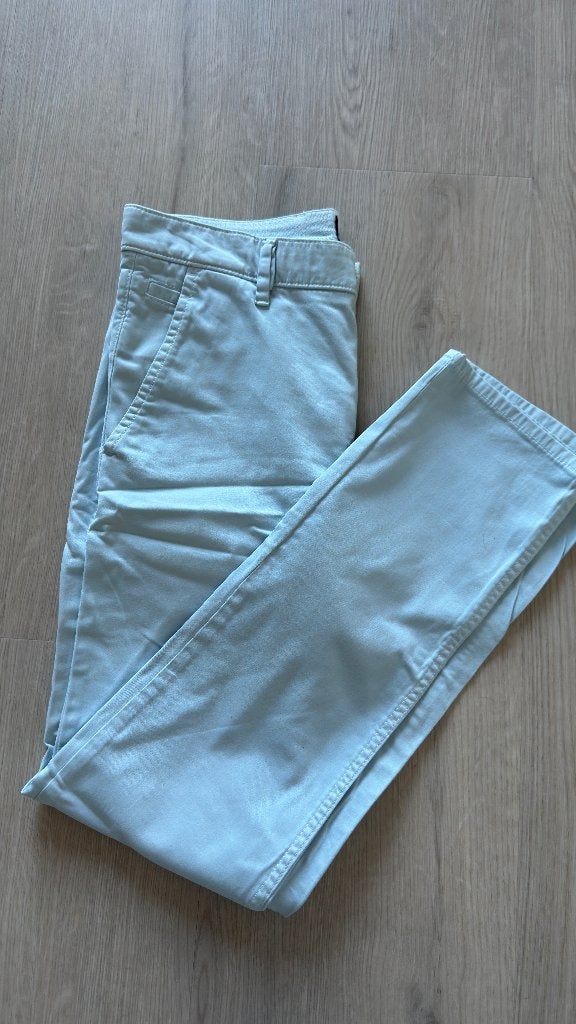 Hugo Boss Slim Fit Chino lichtblauw 29/32 (2), Kleding | Heren, Broeken en Pantalons, Zo goed als nieuw, Maat 46 (S) of kleiner