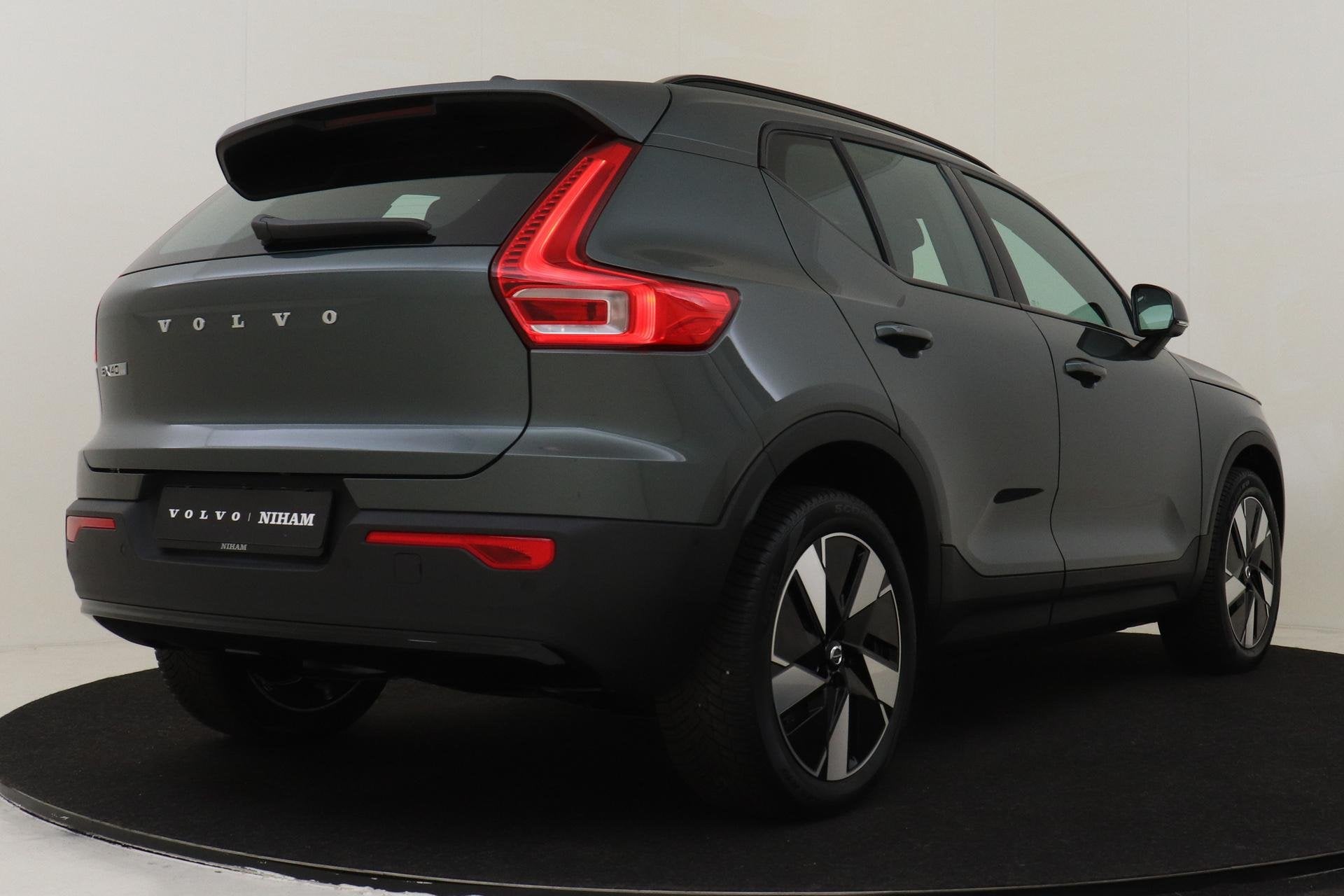 Volvo EX40 SINGLE MOTOR EXTENDED RANGE PLUS 82 kWh -HARMAN/K, Auto's, Automaat, 12 maanden, SUV of Terreinwagen, EX40