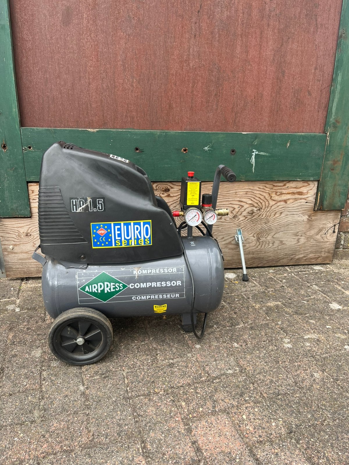 Airpress olieloze compressor, Doe-het-zelf en Verbouw, 25 tot 100 liter, Ophalen of Verzenden, Zo goed als nieuw, 200 tot 400 liter/min