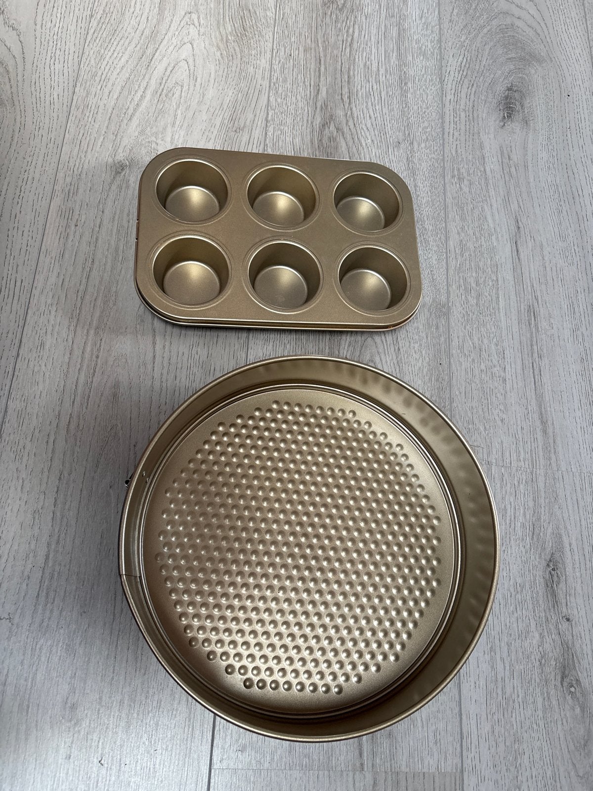 Bakvormen set: Muffin en Springvorm - Vaatwasserbestendig, Huis en Inrichting, Overige typen, Goud, Verzenden, Zo goed als nieuw