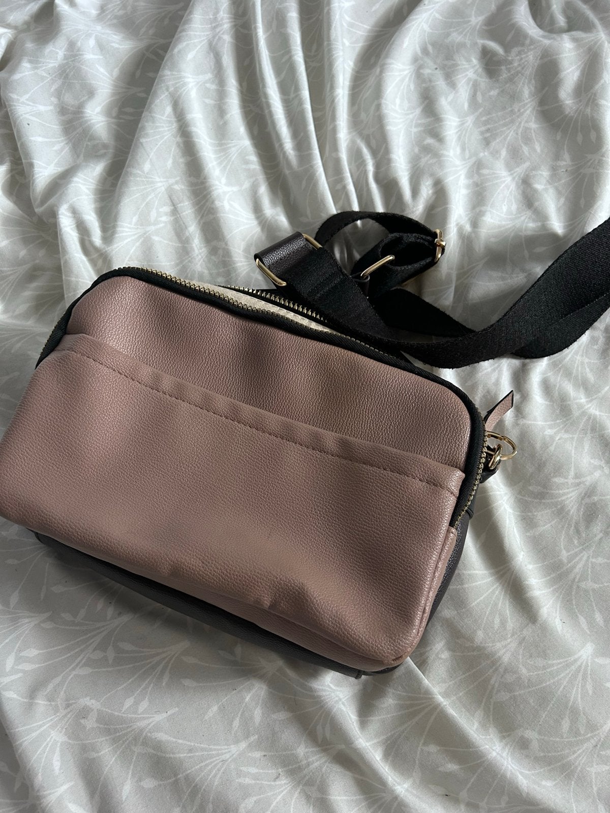 Primark Schoudertasje - Zo goed als nieuw, Sieraden, Tassen en Uiterlijk, Ophalen, Zo goed als nieuw, Beige, Schoudertasje