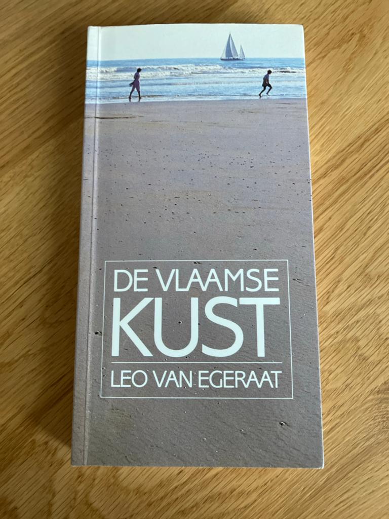 De Vlaamse Kust - Reisgids door Leo van Egeraat, Boeken, Europa, Ophalen of Verzenden, Reisgids of -boek, Gelezen