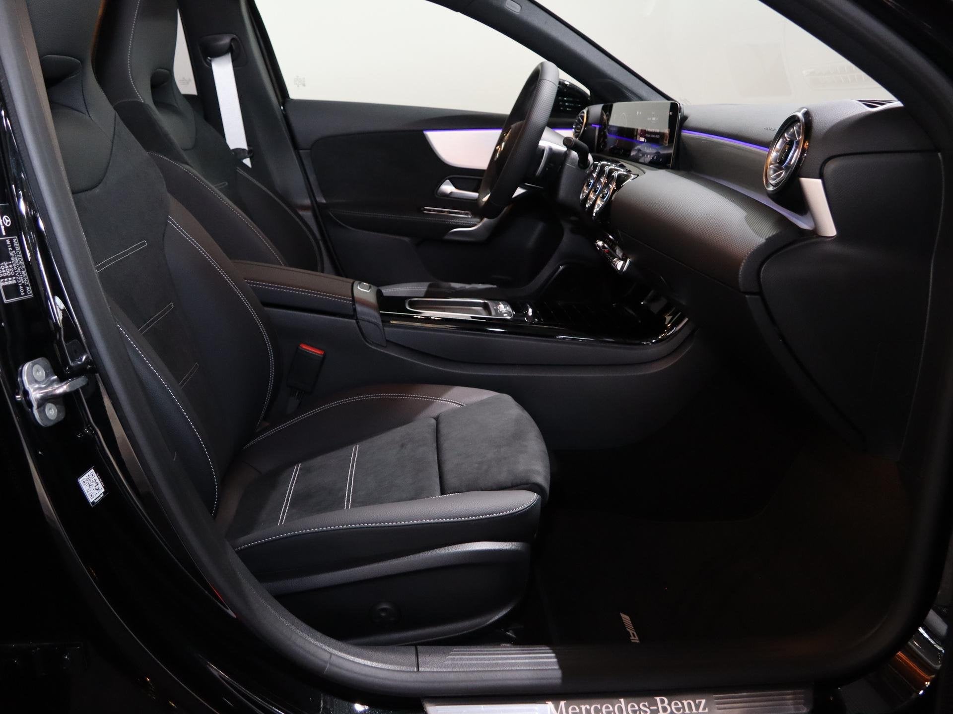 Foto 8 van Mercedes-Benz A-klasse 180 Business Solution AMG | AMG Line