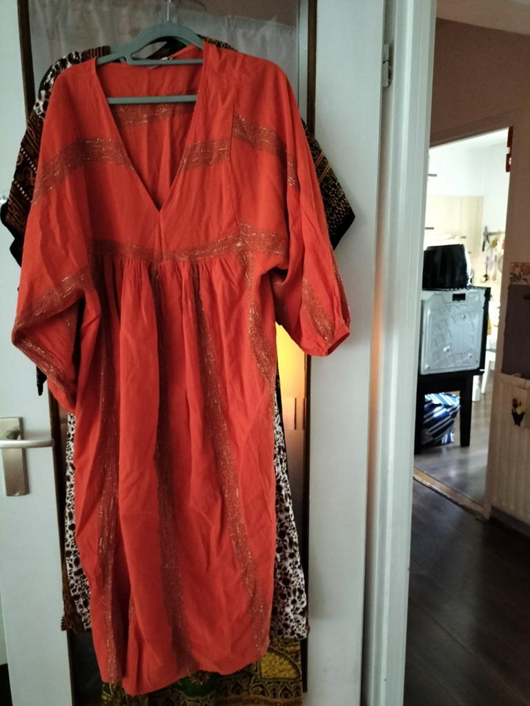 Kaftans, Ophalen of Verzenden, Zo goed als nieuw, Maat 42/44 (L), Onder de knie