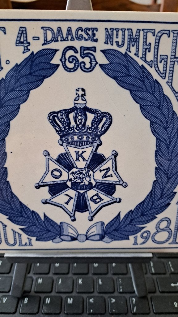 Vierdaagse tegels, Ophalen of Verzenden