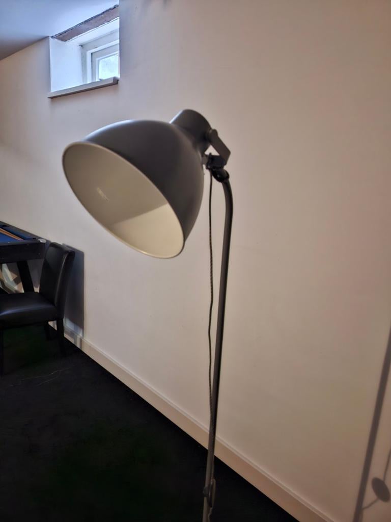 Grijze vloerlamp met industriële look, Ophalen, Gebruikt, Metaal, 150 tot 200 cm
