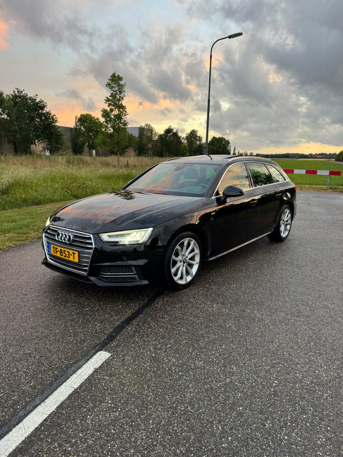 Audi A4 2.0 Tfsi Ultra Mhev 190pk S Tronic 2018 Zwart, Auto's, Audi, Zwart, 1984 cc, Zwart, Origineel Nederlands